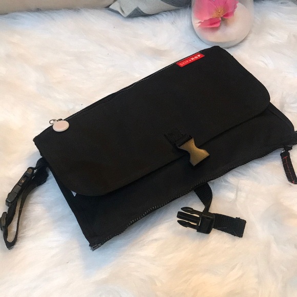 SKIP HOP wristlet baby wipe case.Includes wipecase - Picture 4 of 8